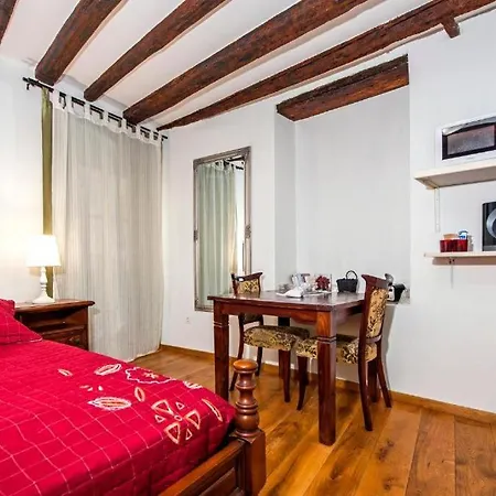 Classic-style Oscar Ii *