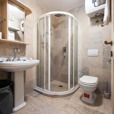 Classic-style Oscar Ii Ровинь