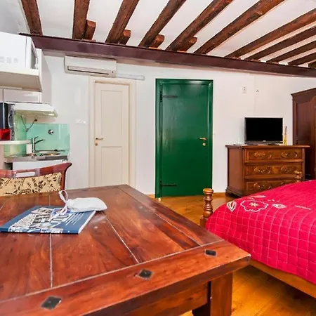 Classic-style Oscar Ii Apartamento