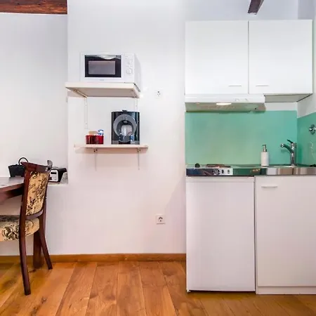 Classic-style Oscar Ii Rovinj