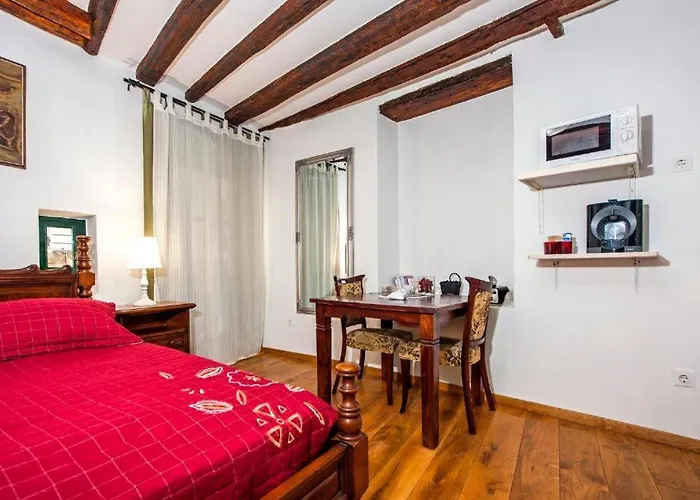 Classic-style Oscar Ii *