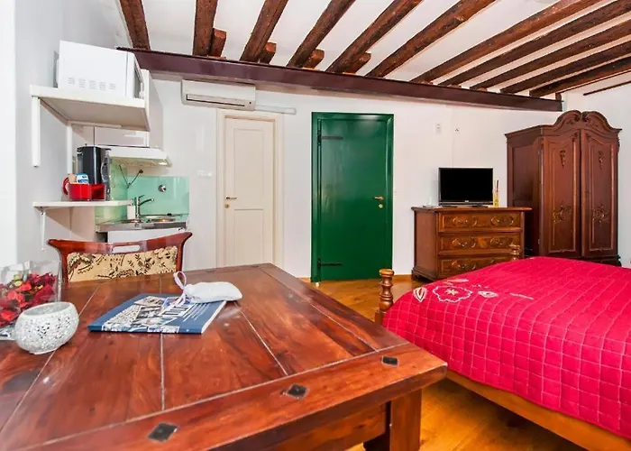 Classic-style Oscar Ii Apartamento