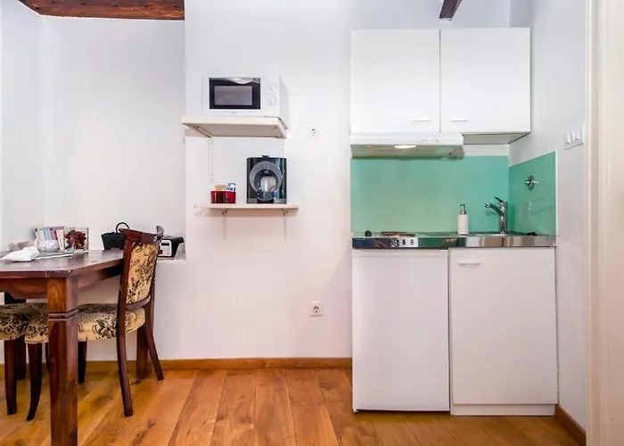 Classic-style Oscar Ii Rovinj